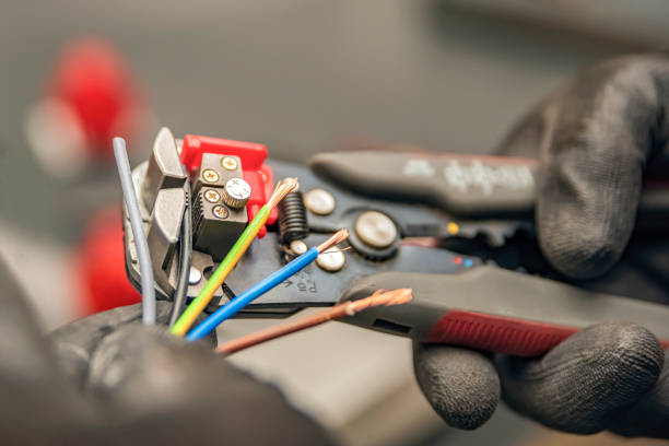  Blue Grass, IA Electrician Pros